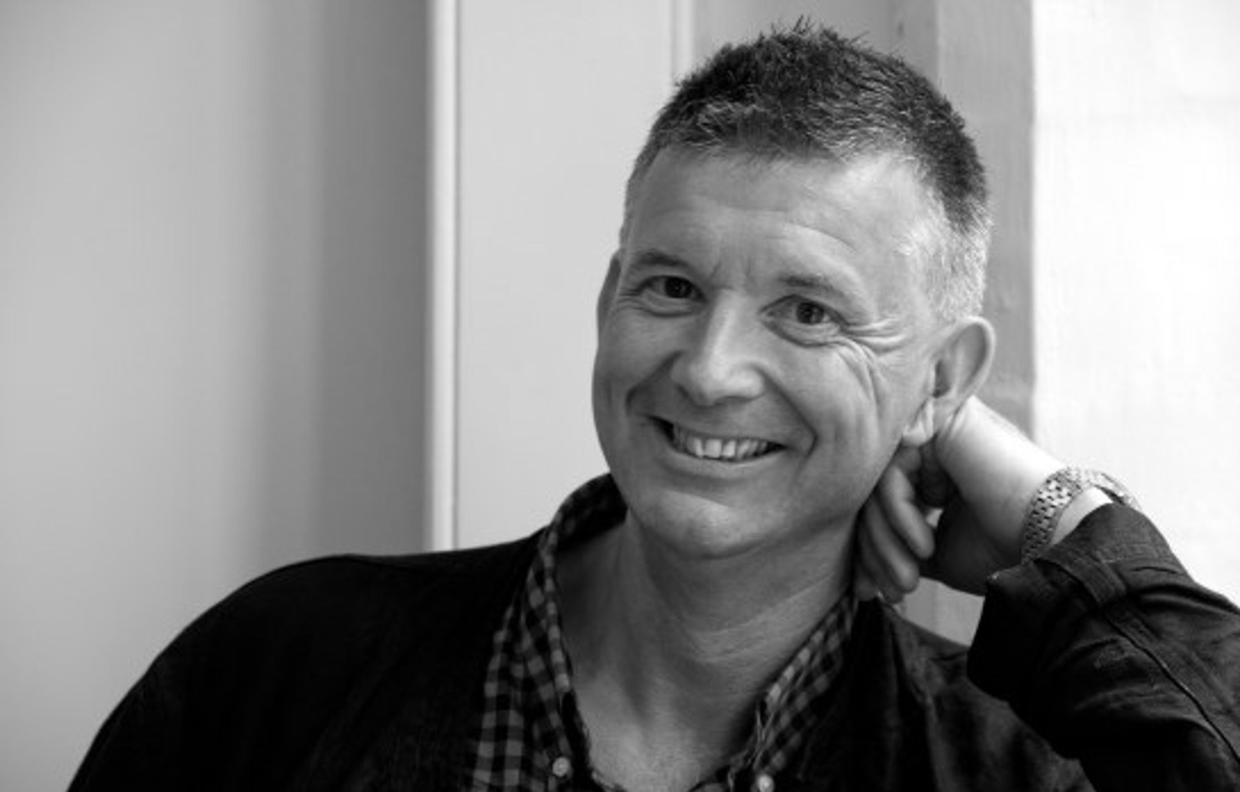 Da Peter Barber var ferdig med arkitektstudiene var det ikke mange som var opptatt av sosial boligbygging. – Nå jobber jeg med myndighetene i London og private utbyggere for å sikre en bedre byutvikling. Det er ikke akkurat hva jeg så for meg, sier han. Foto: Morley von Sternberg