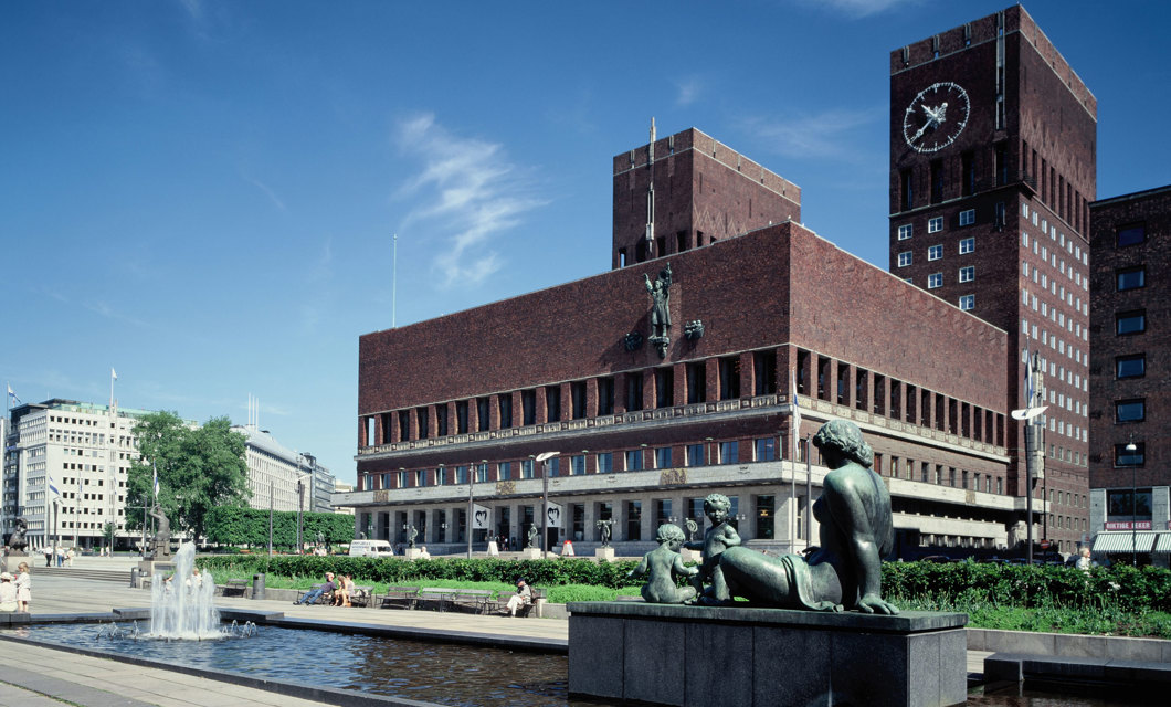 Oslo rådhus, sjøsiden. Foto: Rådhusets forvaltningstjeneste
