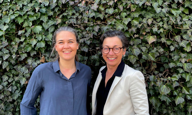 Siri Jæger Brudvik (til venstre), leder i Oslo arkitektforening og Kari Bucher, generalsekretær i Norske arkitekters landsforbund.